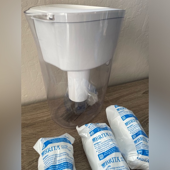 🔥3 for $10 🔥 Brita water filter with 3 replacement filters - Picture 2 of 4